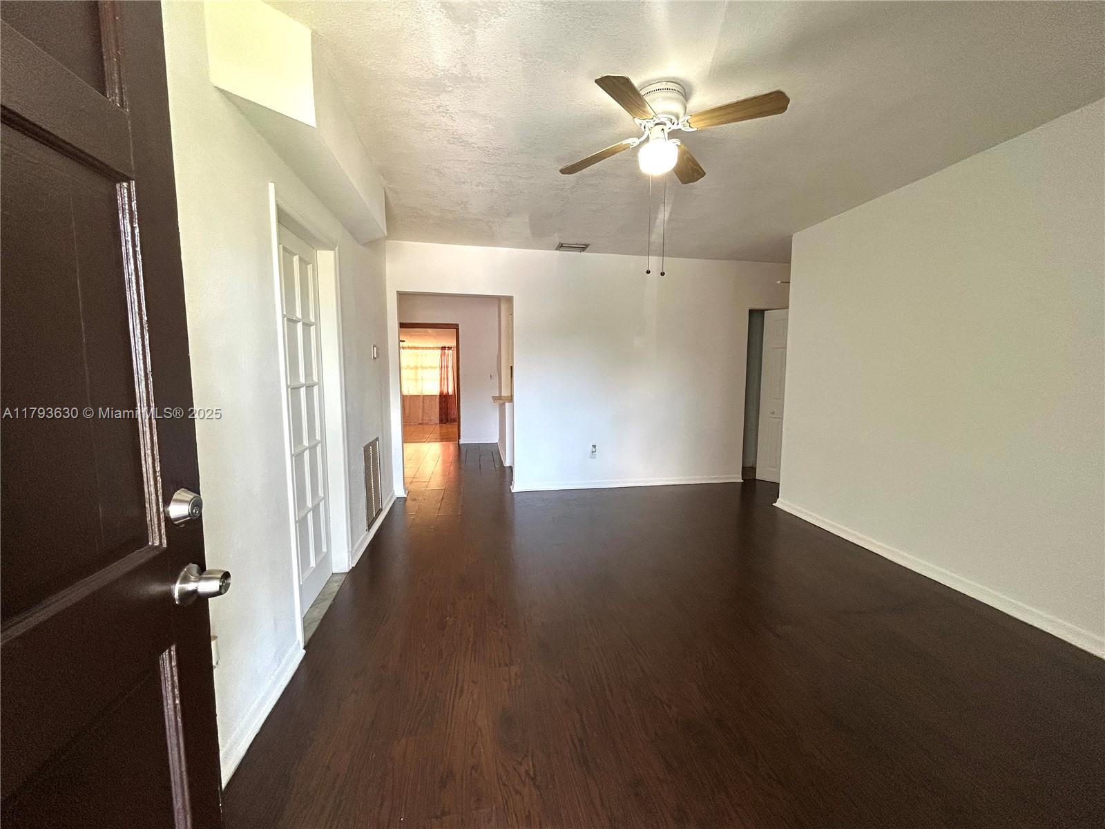 6211 NW 37th Ter