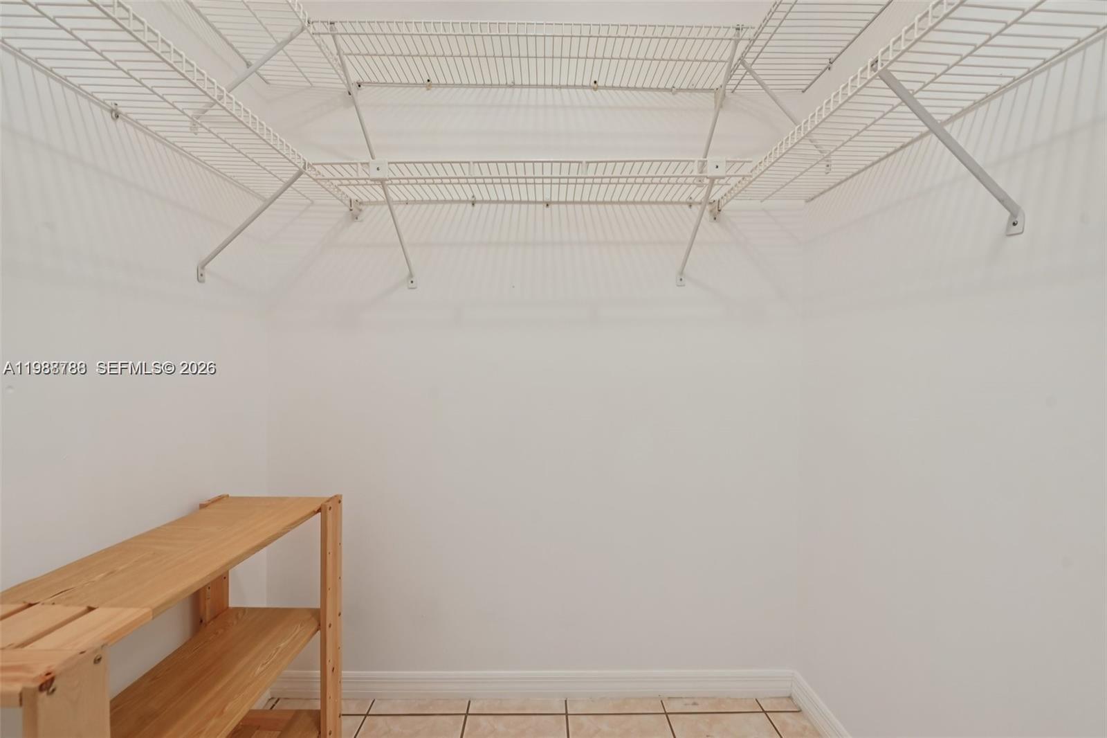 HOMES OF VERSAILLES 9624 - Residential