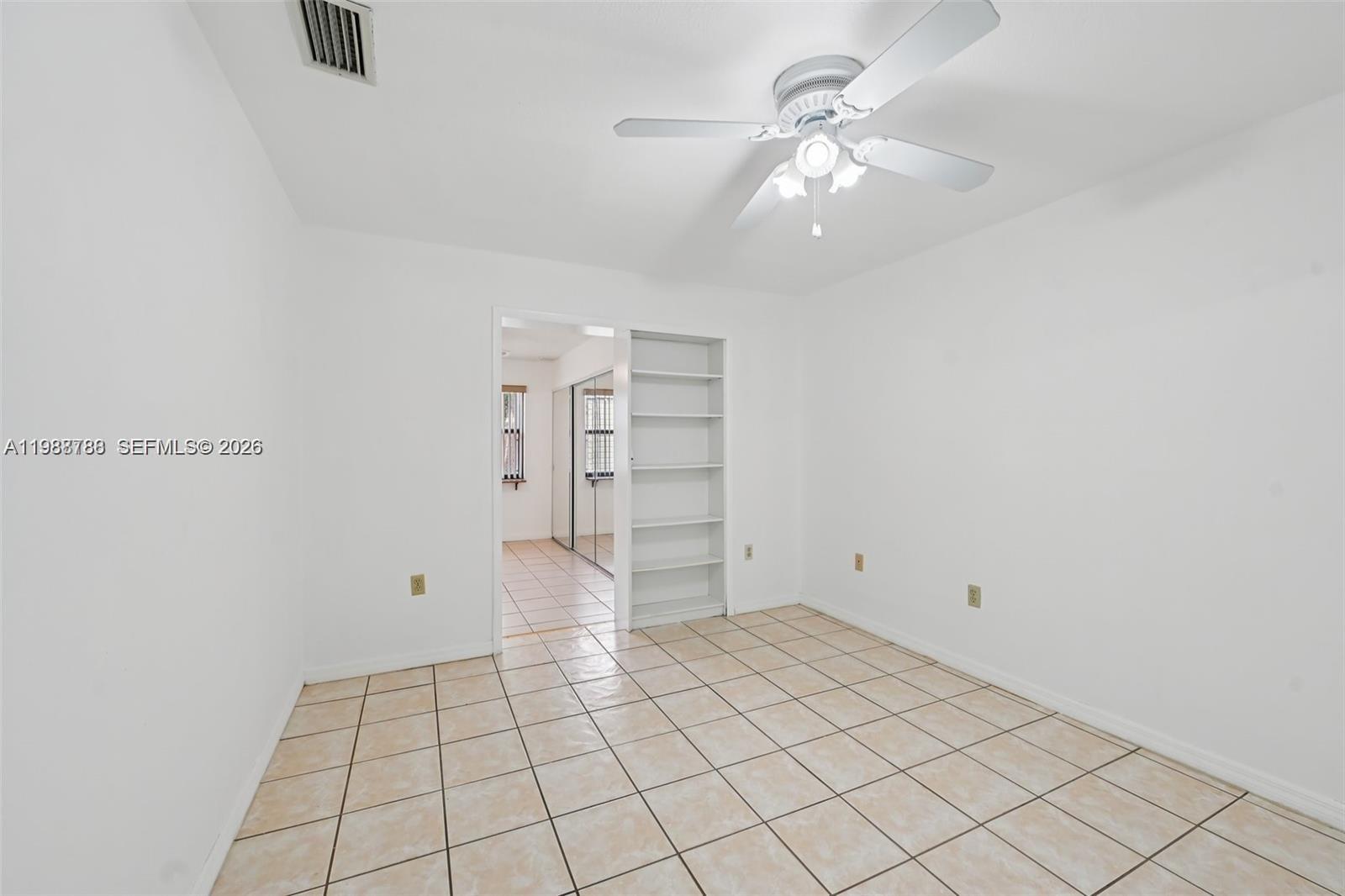 HOMES OF VERSAILLES 9624 - Residential