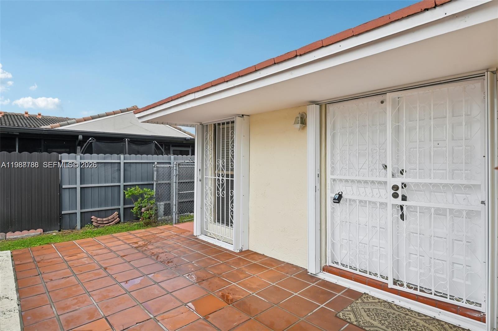 HOMES OF VERSAILLES 9624 - Residential