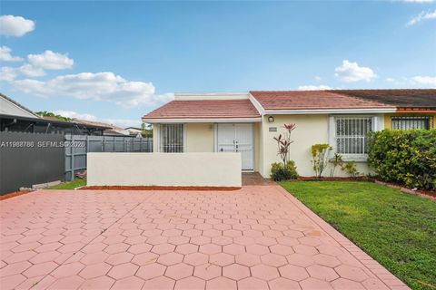 9585 SW 1st Ter Miami FL 33174