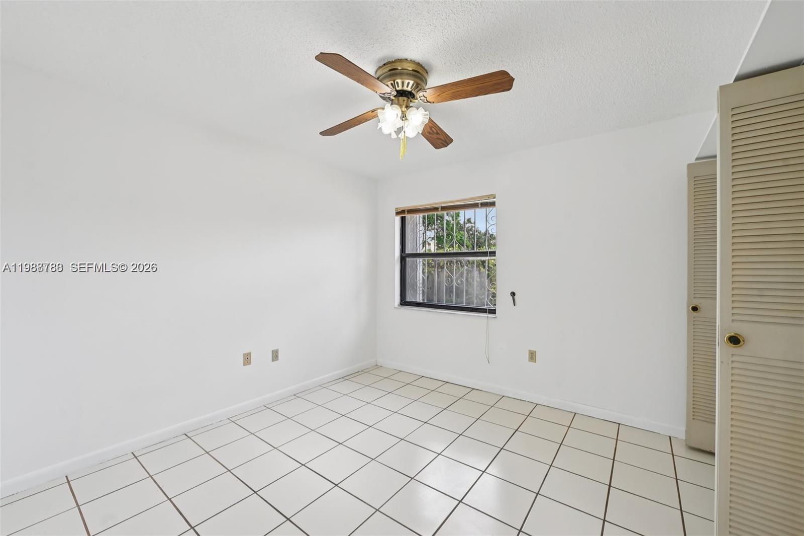 HOMES OF VERSAILLES 9624 - Residential