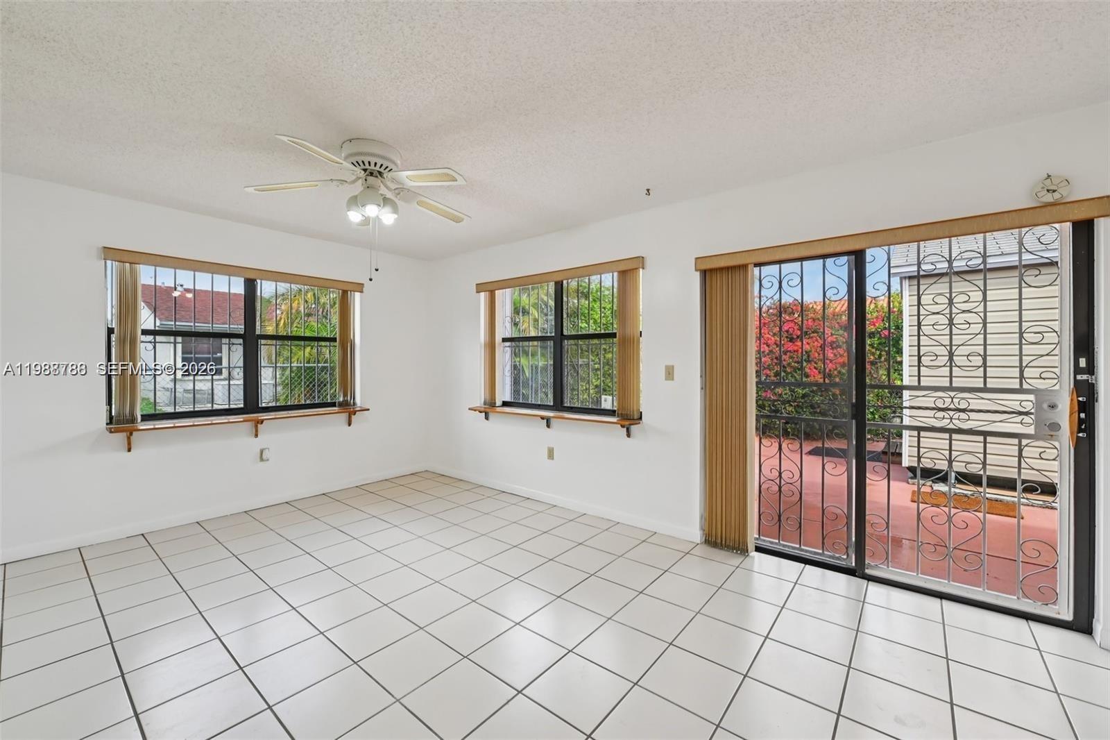 HOMES OF VERSAILLES 9624 - Residential