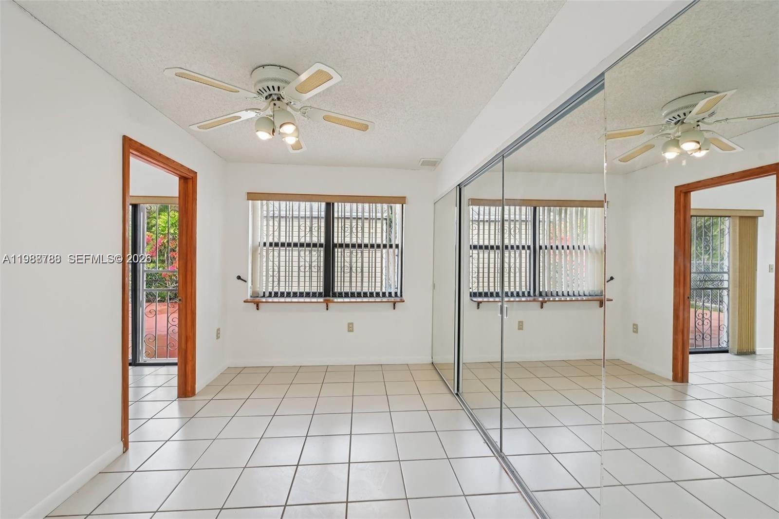 HOMES OF VERSAILLES 9624 - Residential