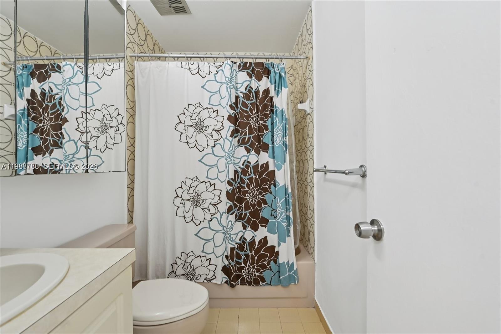 HOMES OF VERSAILLES 9624 - Residential