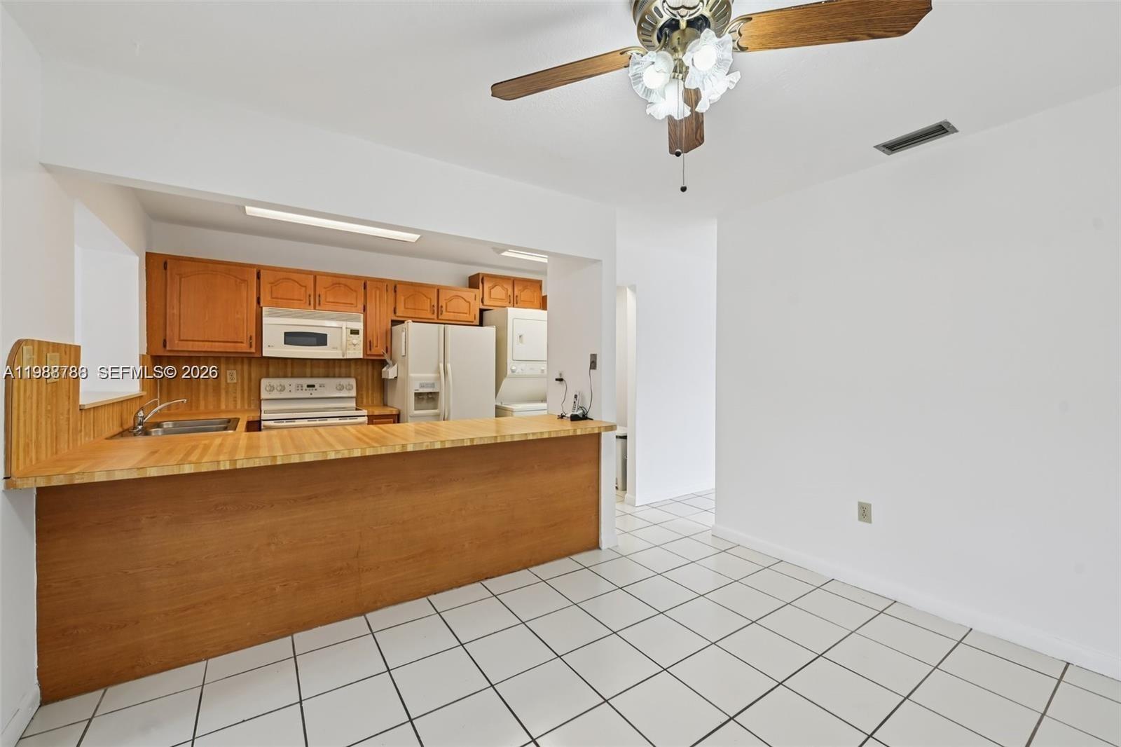 HOMES OF VERSAILLES 9624 - Residential