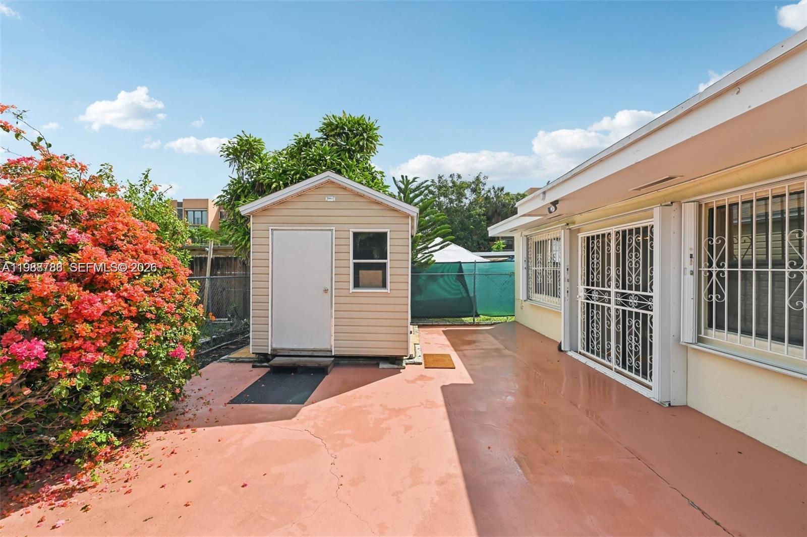 HOMES OF VERSAILLES 9624 - Residential