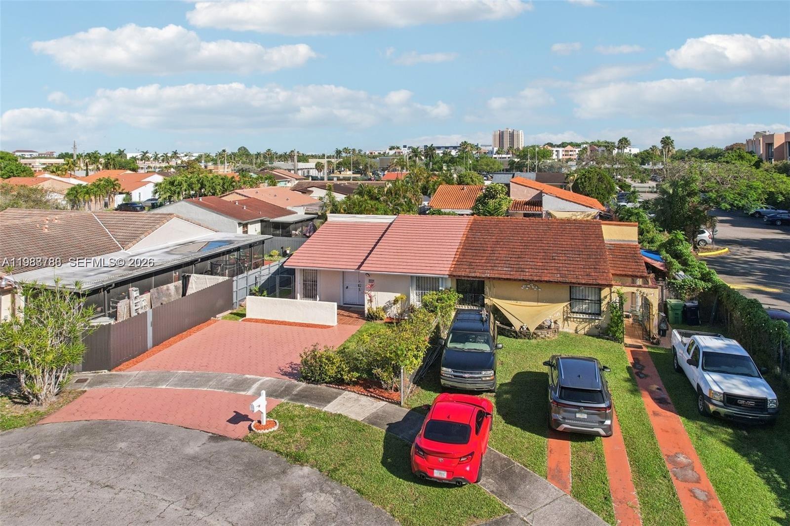 HOMES OF VERSAILLES 9624 - Residential