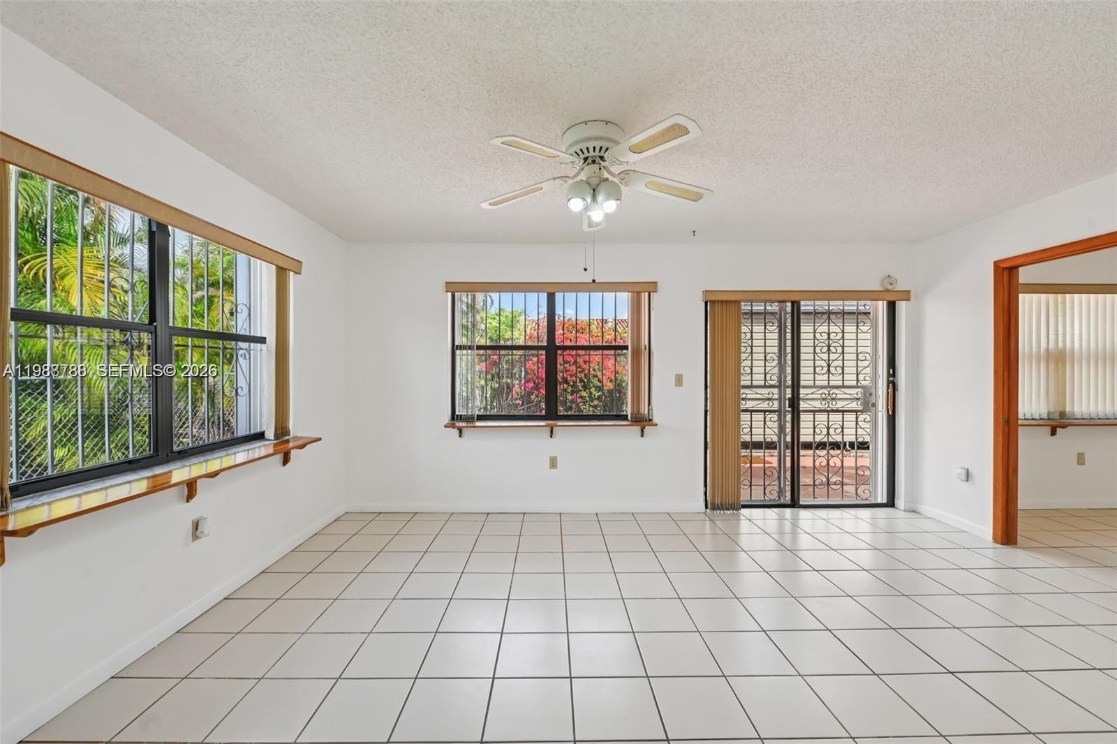 HOMES OF VERSAILLES 9624 - Residential