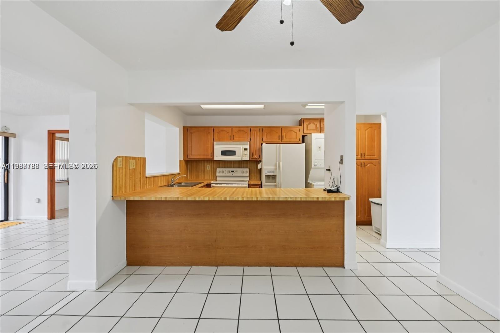 HOMES OF VERSAILLES 9624 - Residential