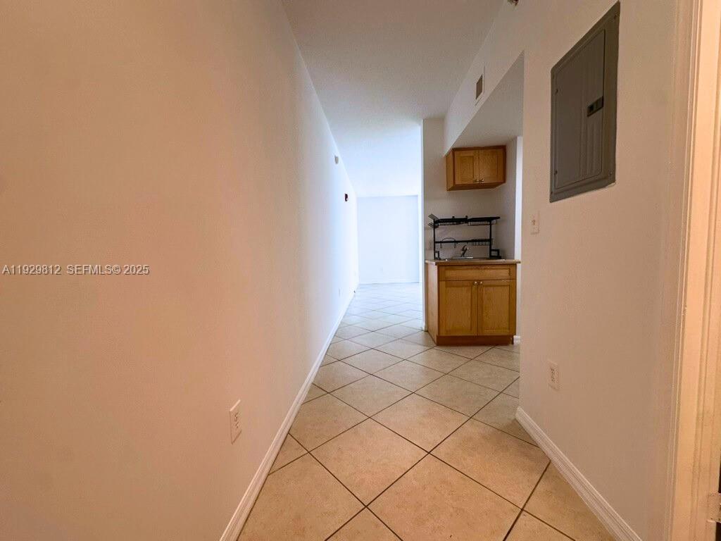 DIXIE GROVE RESIDENCES CO - Residential Lease