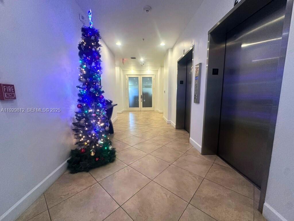 DIXIE GROVE RESIDENCES CO - Residential Lease