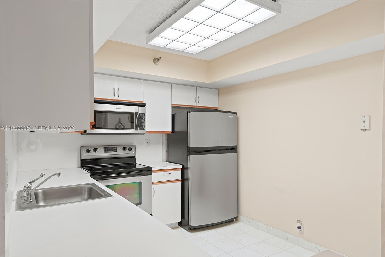 MYSTIC POINTE CONDO NO 3 - Residential