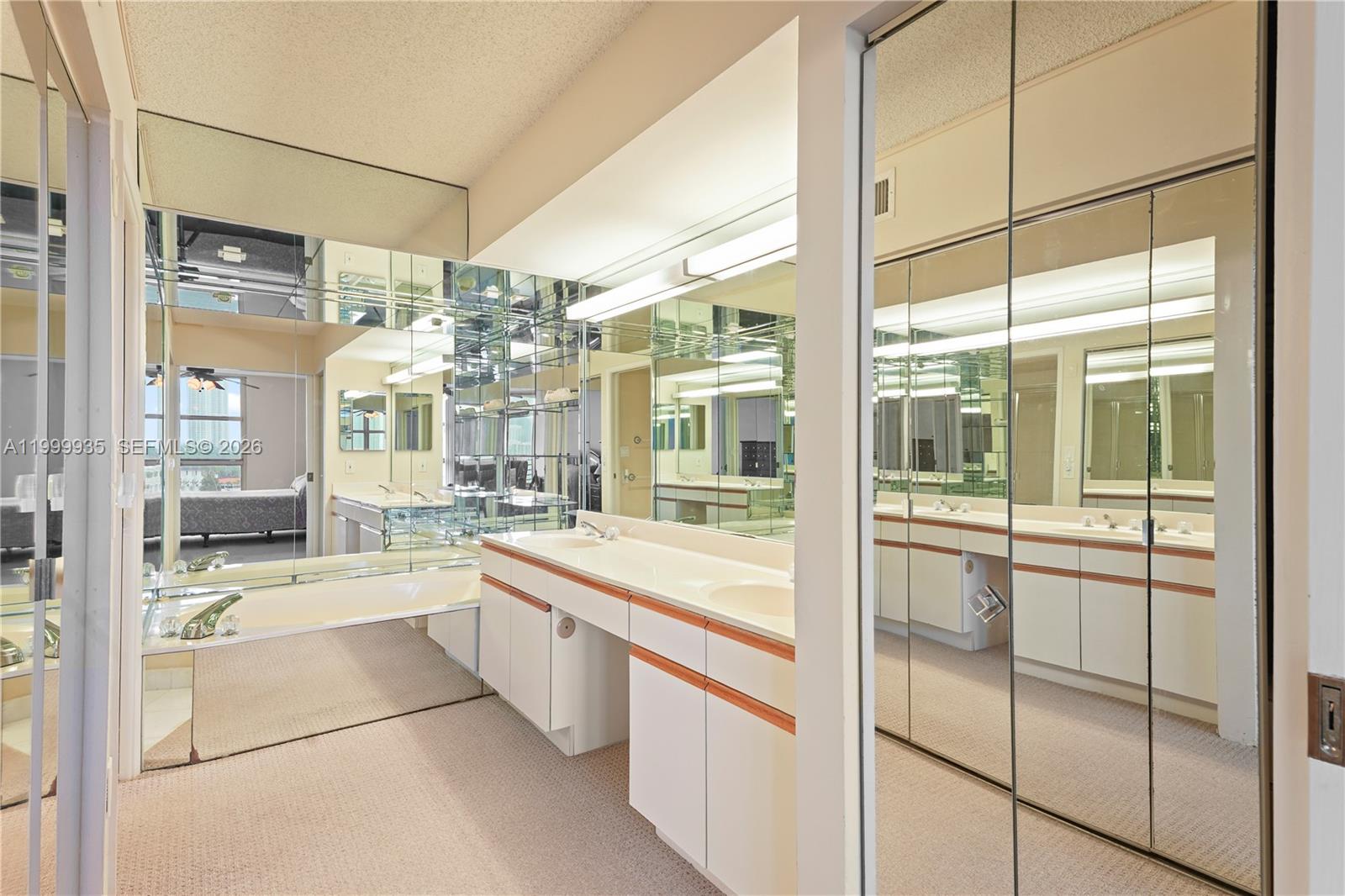 MYSTIC POINTE CONDO NO 3 - Residential