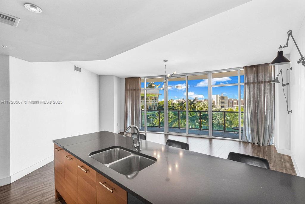 FOUR MIDTOWN MIAMI CONDO - Residential