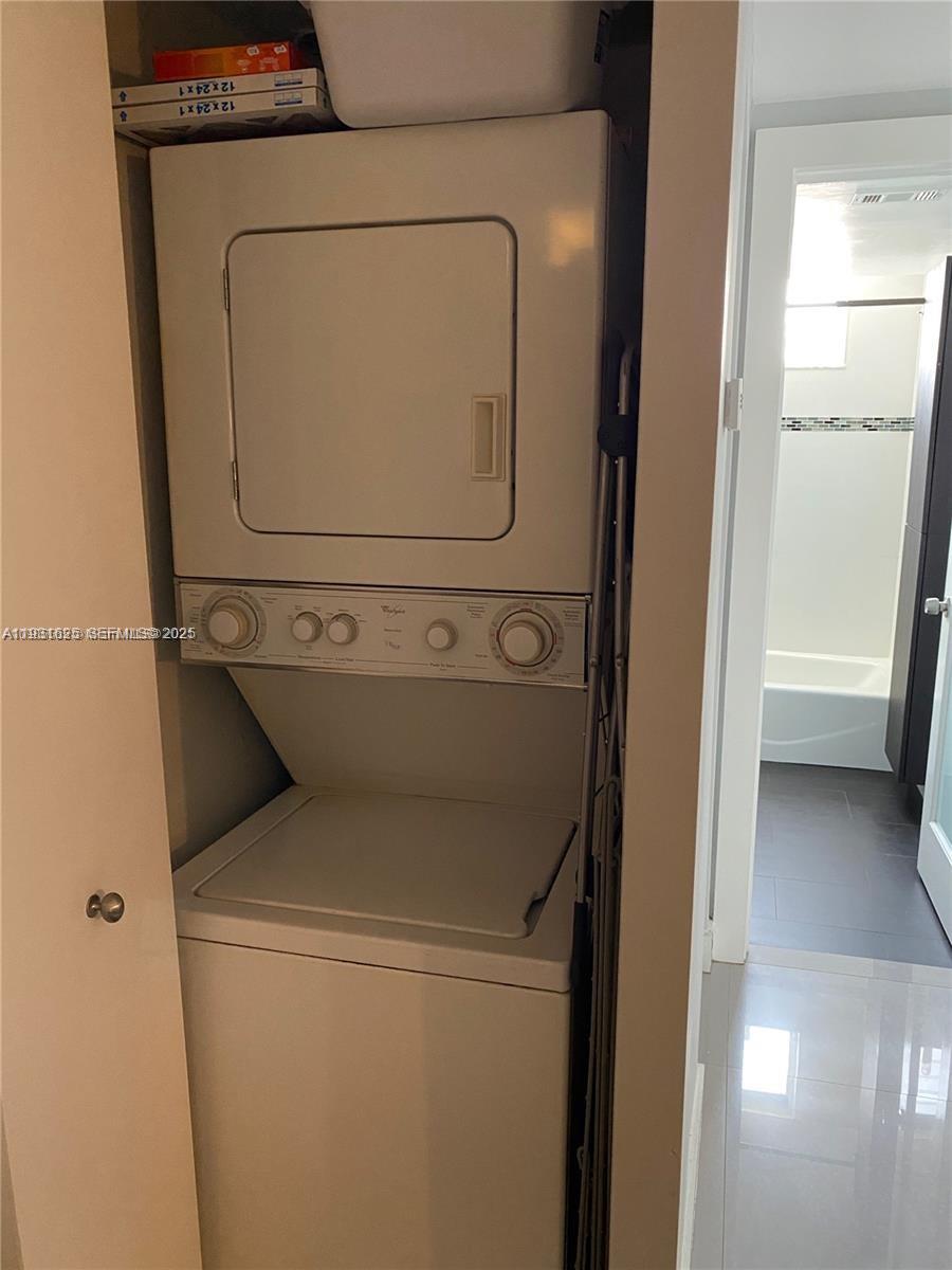 921 JEFFERSON AVE CONDO - Residential Lease