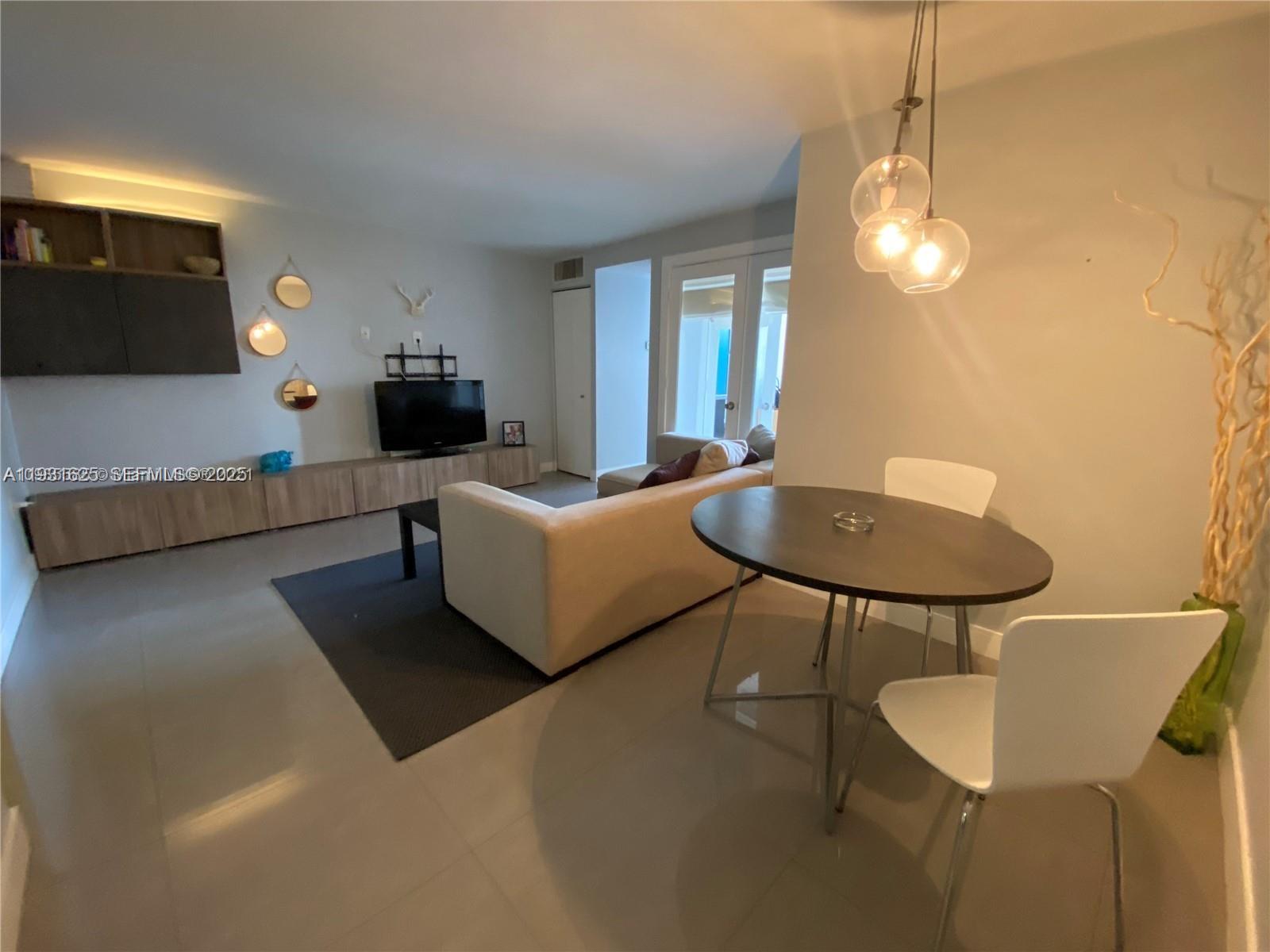 921 JEFFERSON AVE CONDO - Residential Lease