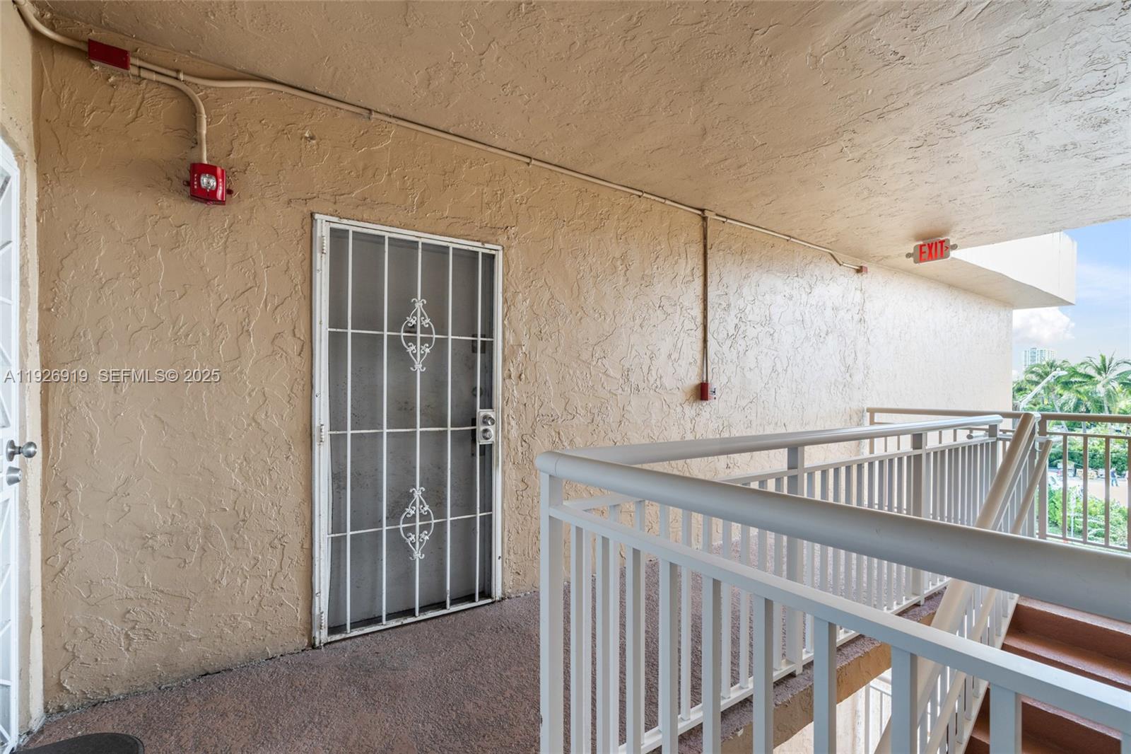 View photos, virtual tours, details... 17051 NE 35th Ave 301