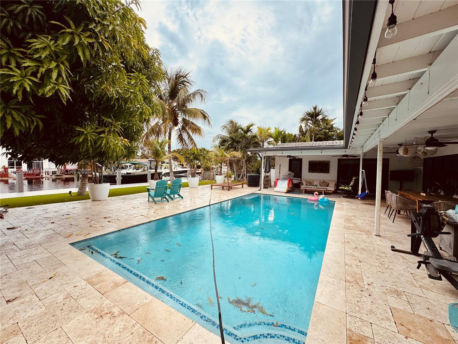 2305 Magnolia Dr 2305