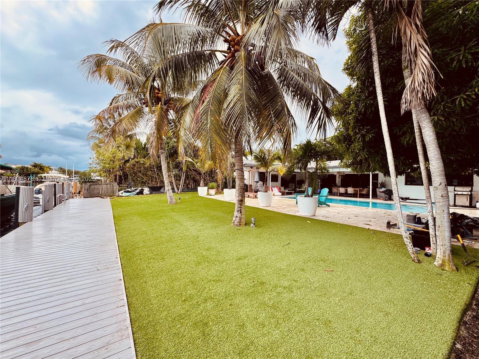 2305 Magnolia Dr 2305