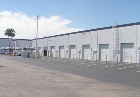 Condo fees are $955 per quarter. Tenant occupied. Rent is $2,845 a month, 4%4% increase from January 2024 until lease expires on January 2025
Great Investment Opportunity! Store Frontage/Office/Warehouse Unit with Palmetto Frontage just minutes from Miami International Airport. Easy Access to Major Expressways (SR-826, SR-836 & Florida Turnpike). Exposure to 227,000 cars a day.