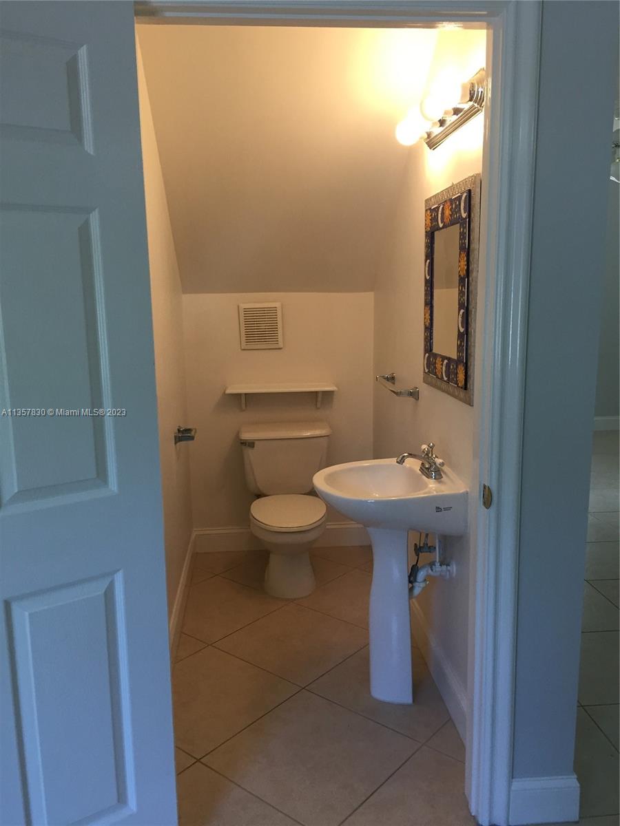 PARISIAN VILG IN THE GROV - Residential