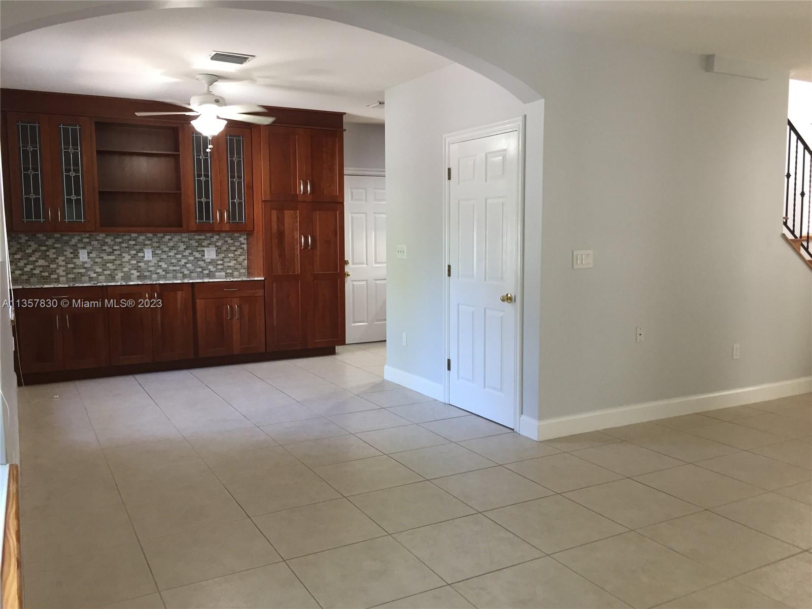 PARISIAN VILG IN THE GROV - Residential