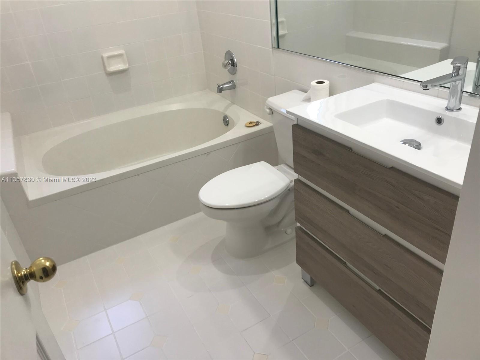 PARISIAN VILG IN THE GROV - Residential