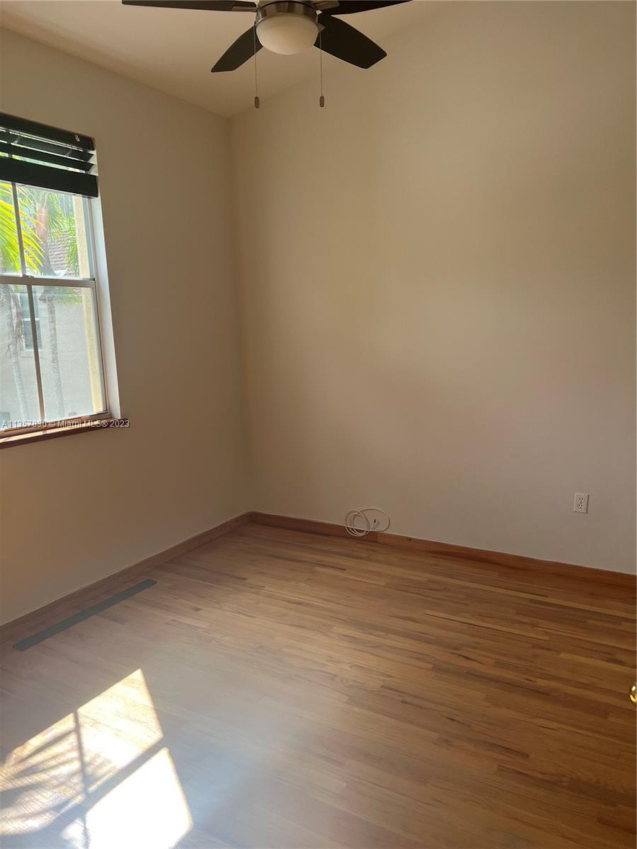 PARISIAN VILG IN THE GROV - Residential