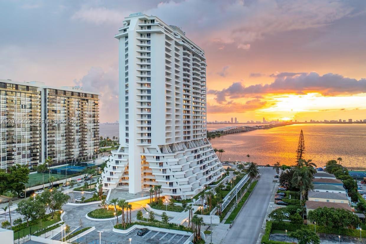 The Hamilton - Residential Lease