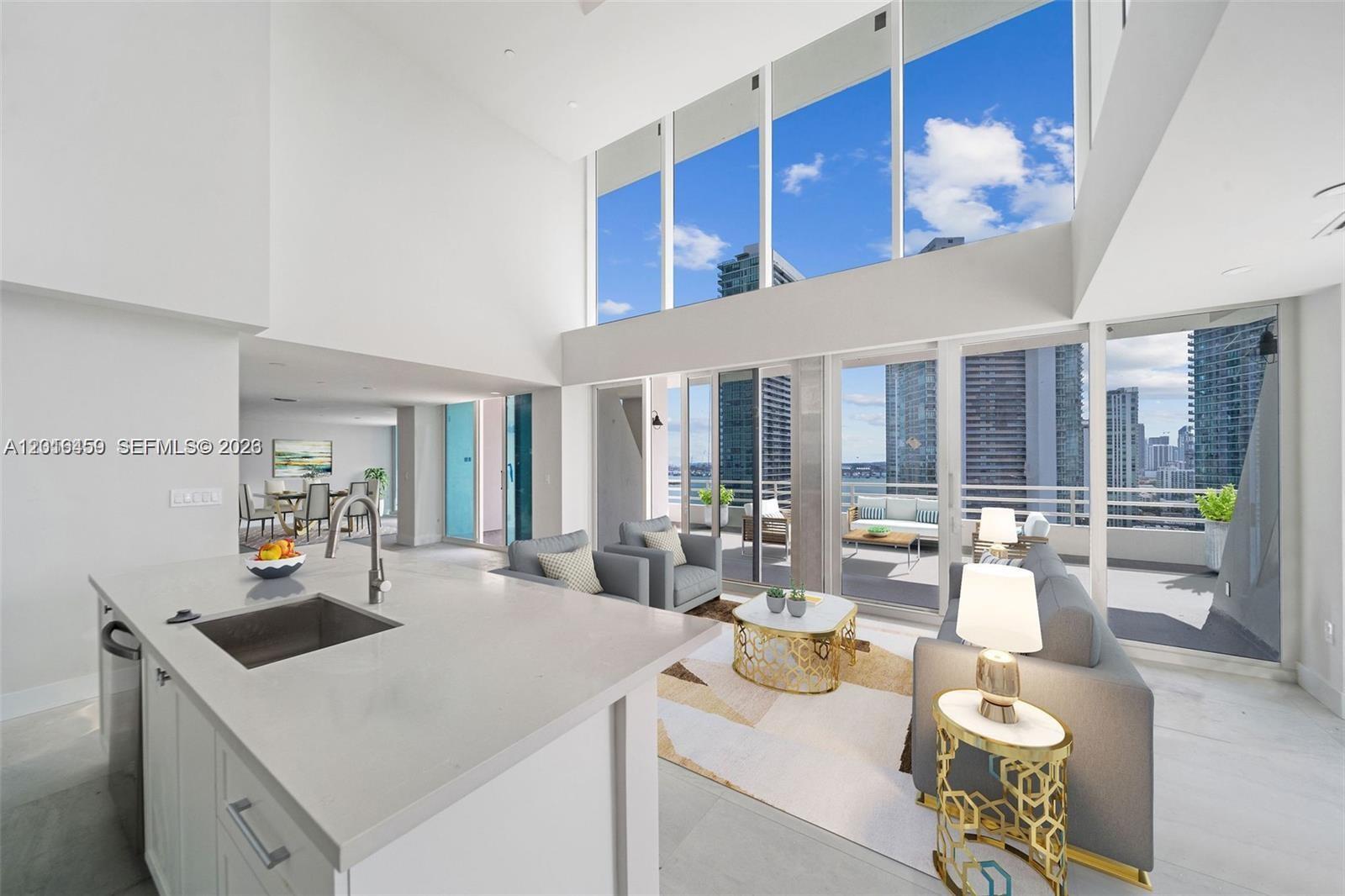 555 NE 34th St PH4