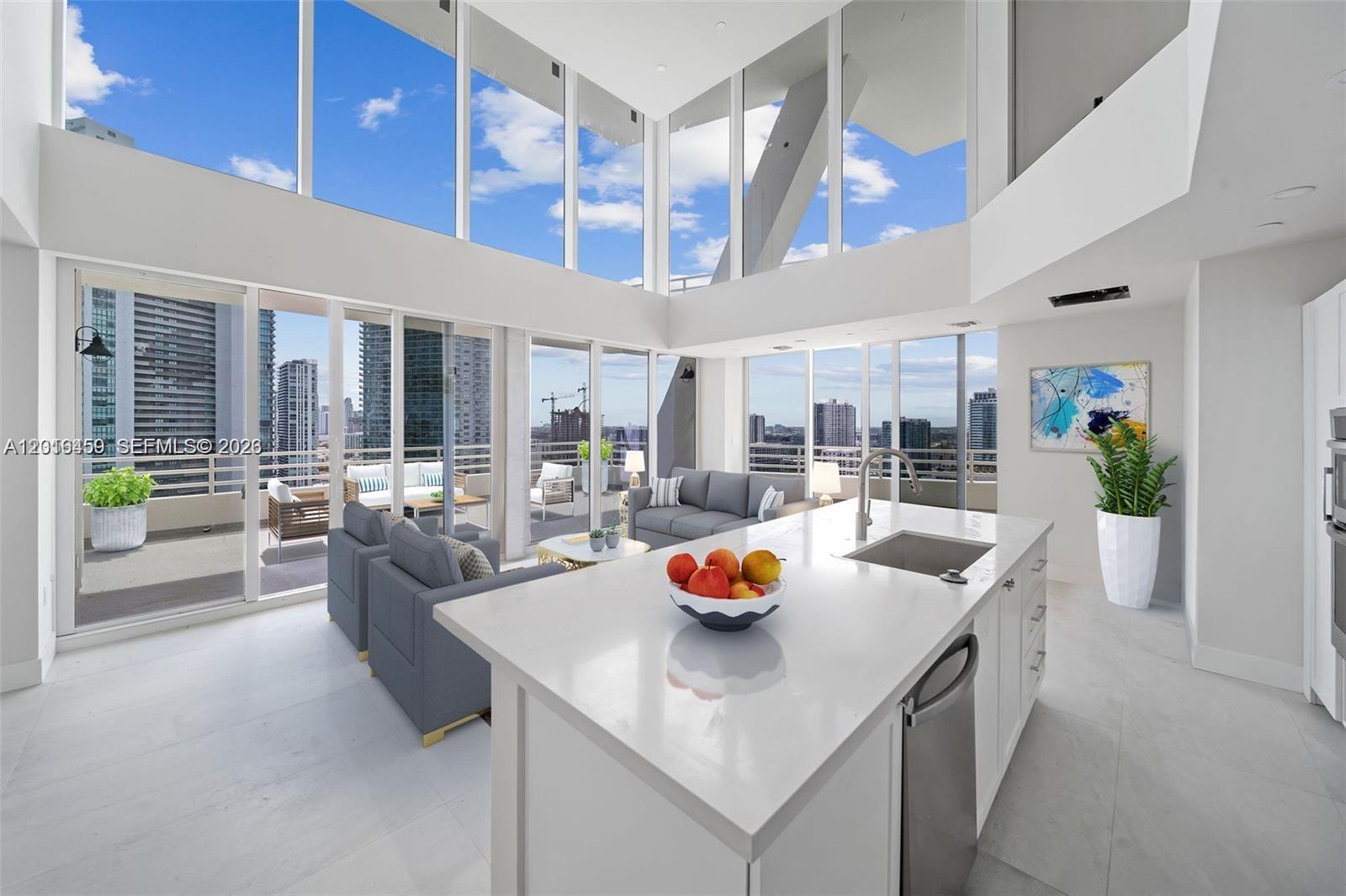 555 NE 34th St PH4