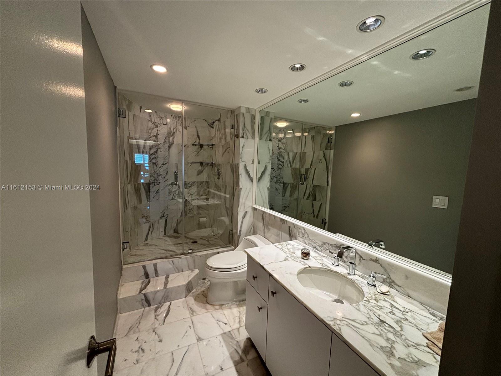 BALMORAL CONDO - Residential Lease