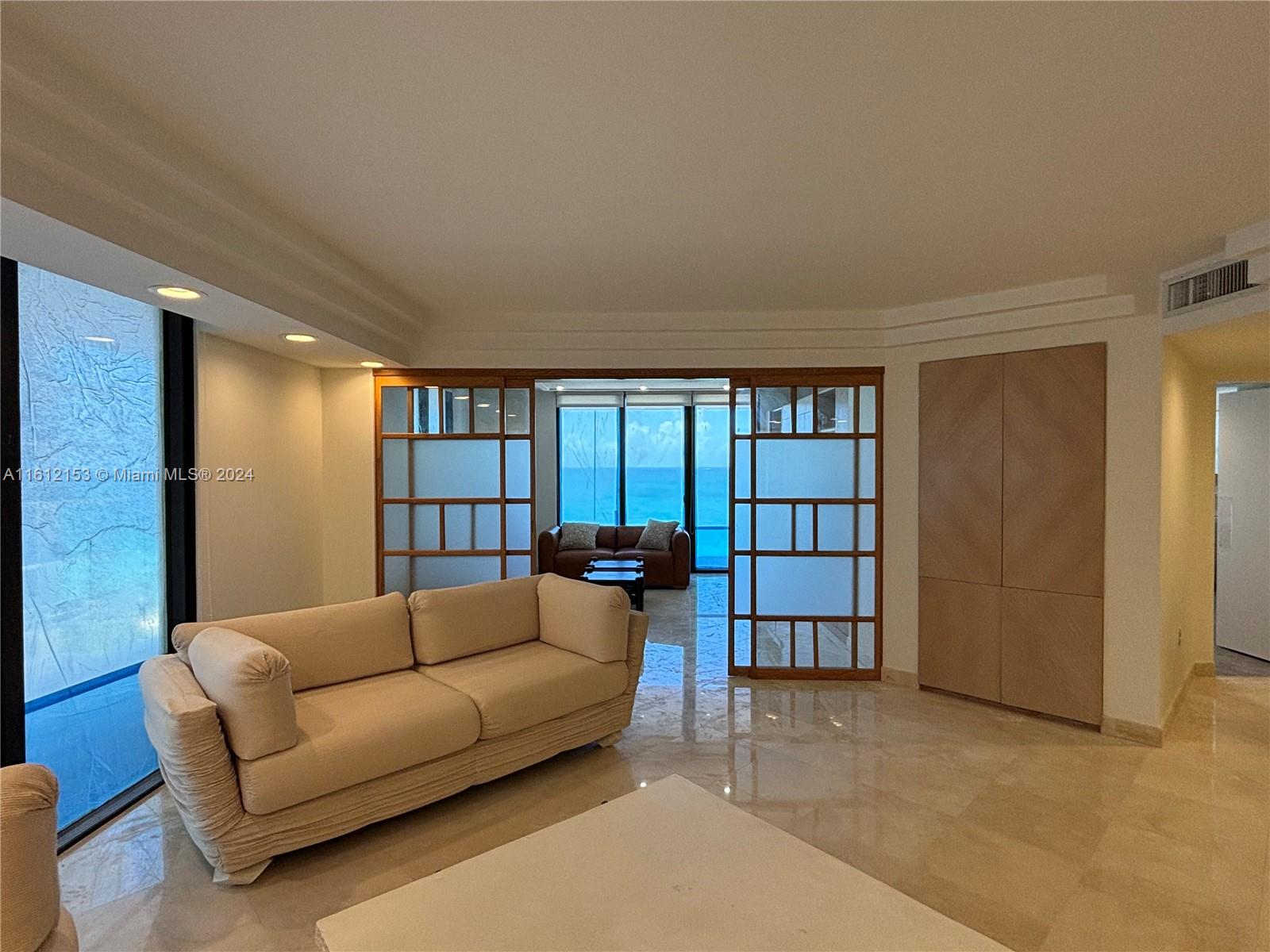 BALMORAL CONDO - Residential Lease