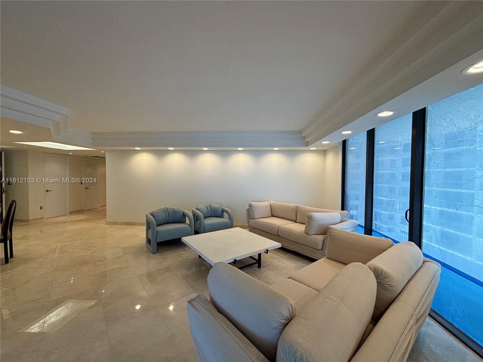 BALMORAL CONDO - Residential Lease