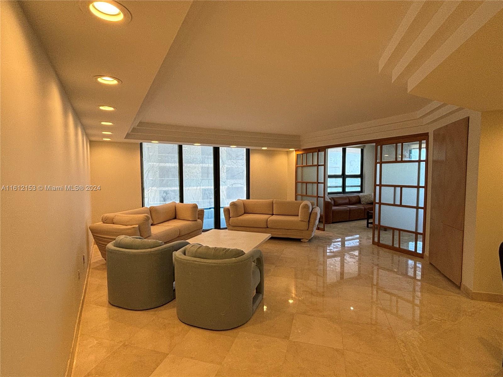 BALMORAL CONDO - Residential Lease