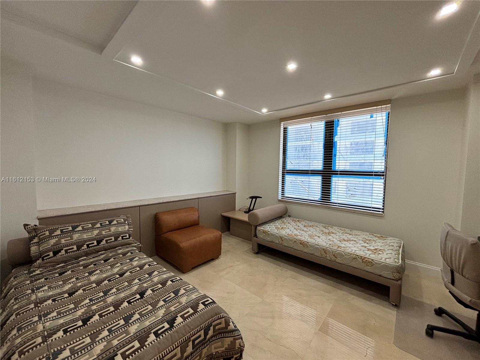 BALMORAL CONDO - Residential Lease