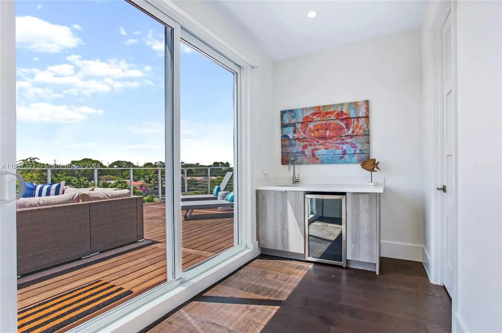 Fort Lauderdale, Florida 33304, United States, 4 Bedrooms Bedrooms, ,5 BathroomsBathrooms,Residential,Pending,31580