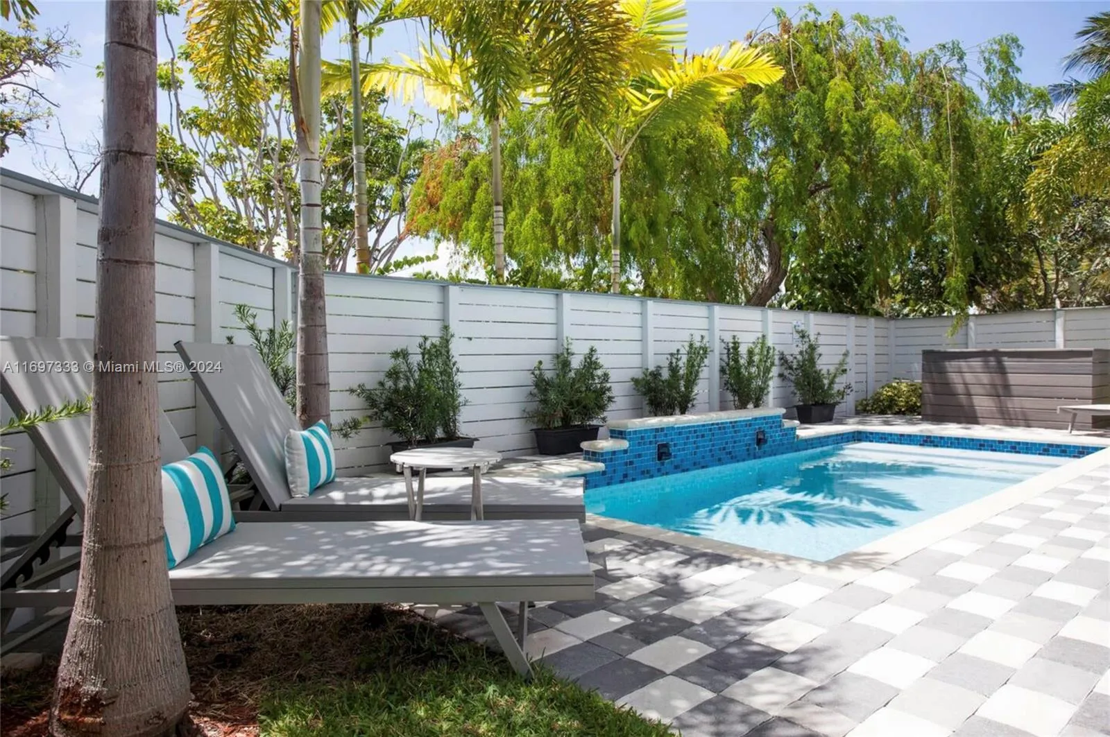 Fort Lauderdale, Florida 33304, United States, 4 Bedrooms Bedrooms, ,5 BathroomsBathrooms,Residential,Pending,31580