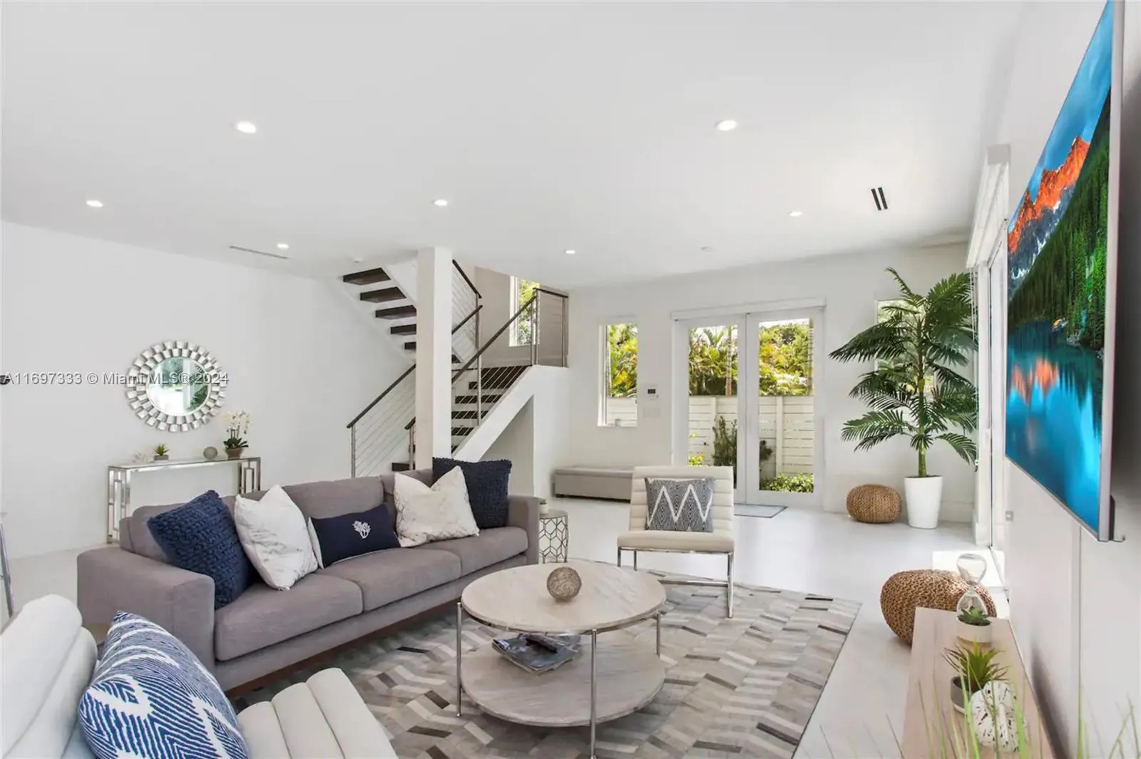 Fort Lauderdale, Florida 33304, United States, 4 Bedrooms Bedrooms, ,5 BathroomsBathrooms,Residential,Pending,31580