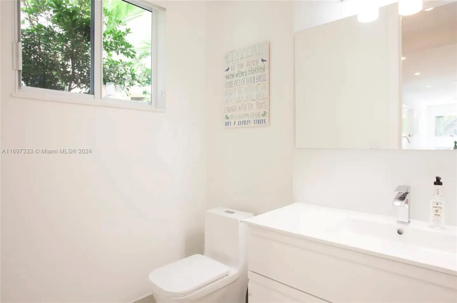 Fort Lauderdale, Florida 33304, United States, 4 Bedrooms Bedrooms, ,5 BathroomsBathrooms,Residential,Pending,31580