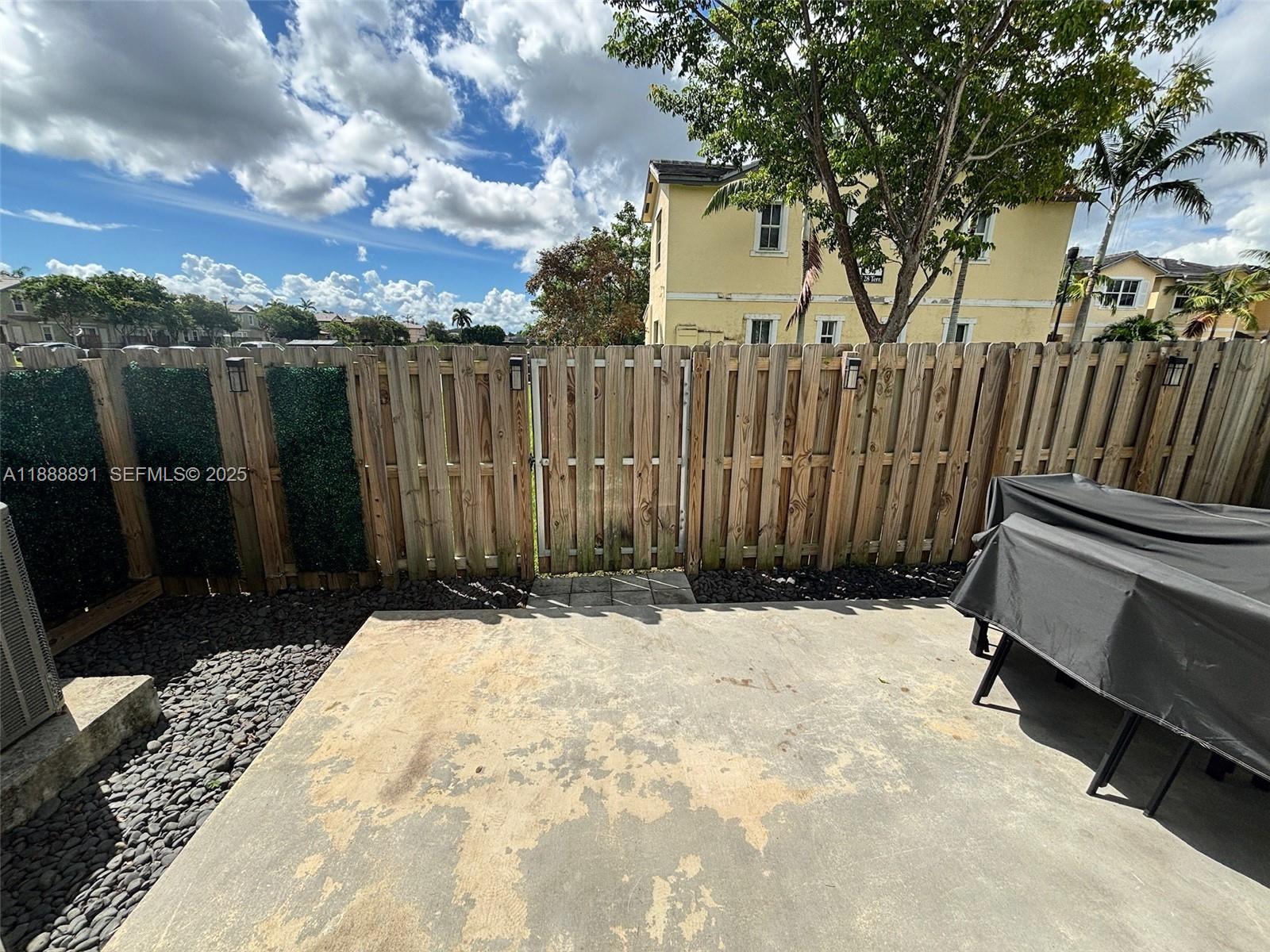 FIJI CONDO NO 1 - Residential