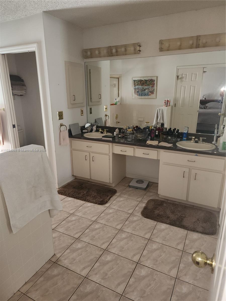 1 EH TAMPA PALMS 2C UNIT 2 - Residential