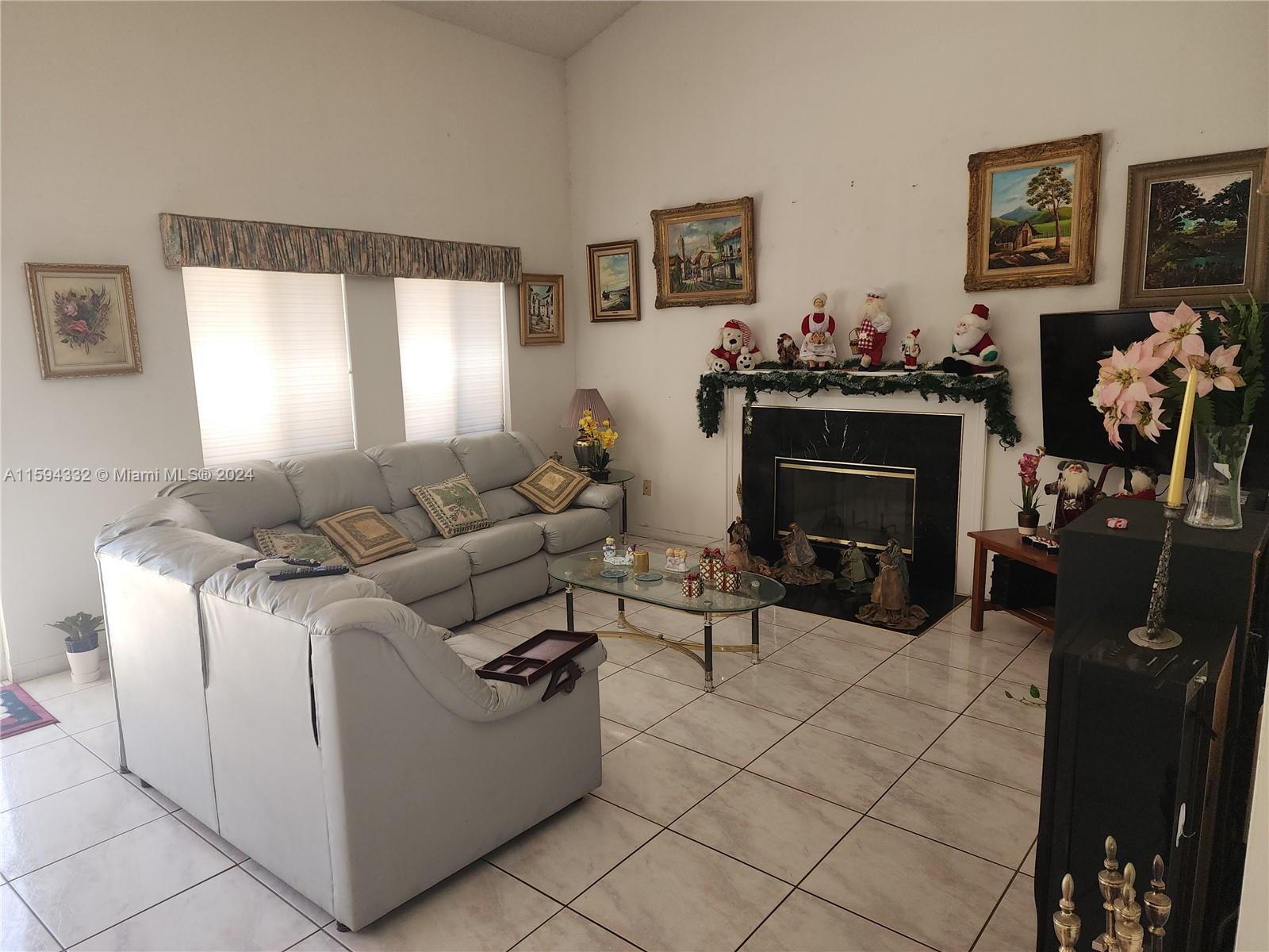 1 EH TAMPA PALMS 2C UNIT 2 - Residential