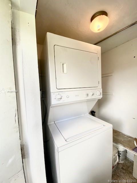 VENETIAN GARDENS ACRESPB - Residential Lease