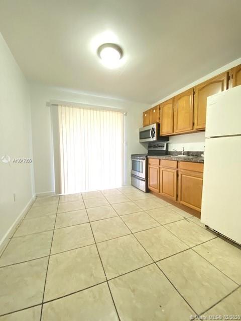 VENETIAN GARDENS ACRESPB - Residential Lease