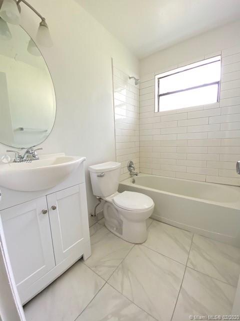 VENETIAN GARDENS ACRESPB - Residential Lease