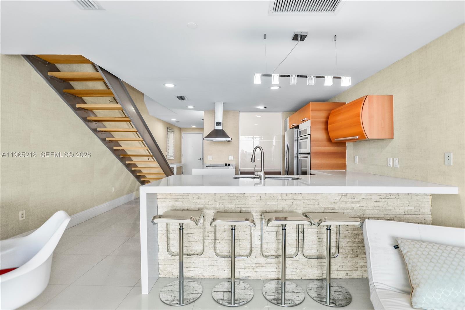 2950 NE 188th St 404