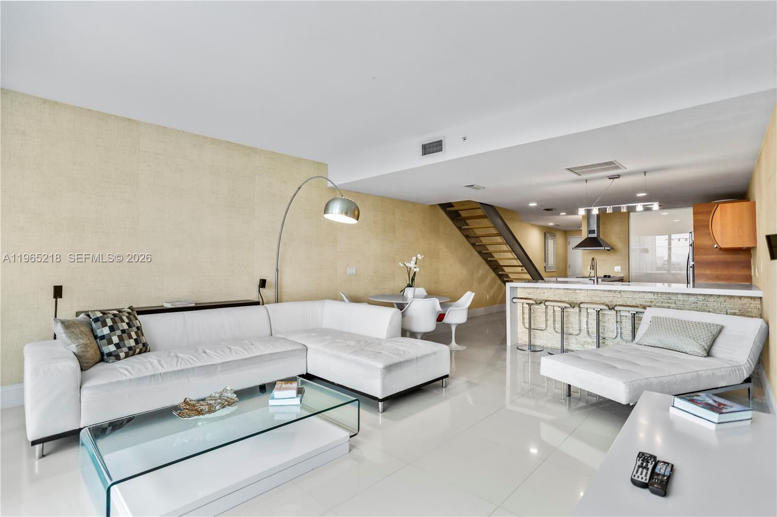 2950 NE 188th St 404