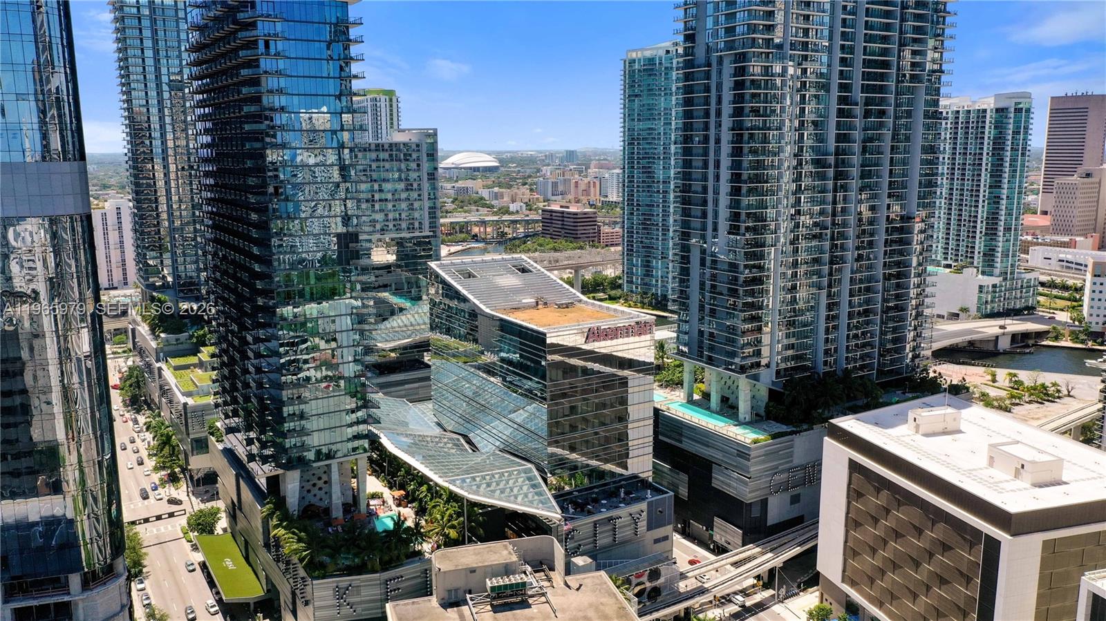 REACH CONDO - Residential